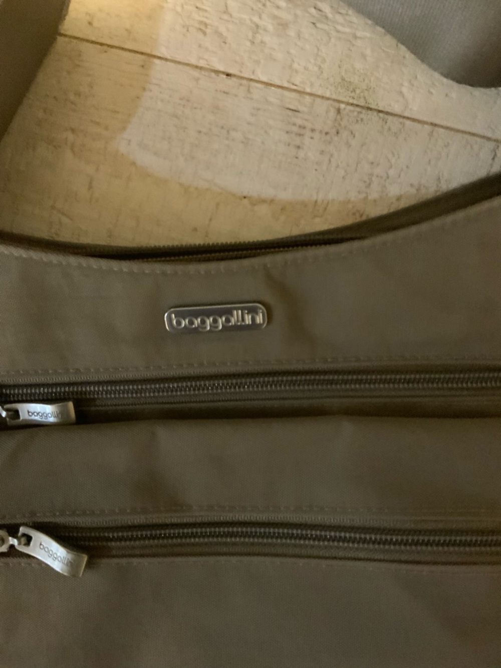 HB113. Baggallini Gray Women’s Crossbody Messenger Bag - Picture 2 of 10